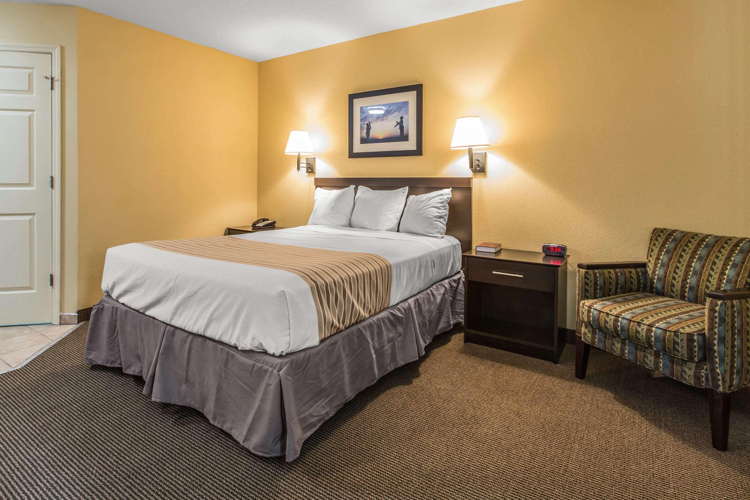 Suburban Studios Near Camp Lejeune Jacksonville Zewnętrze zdjęcie